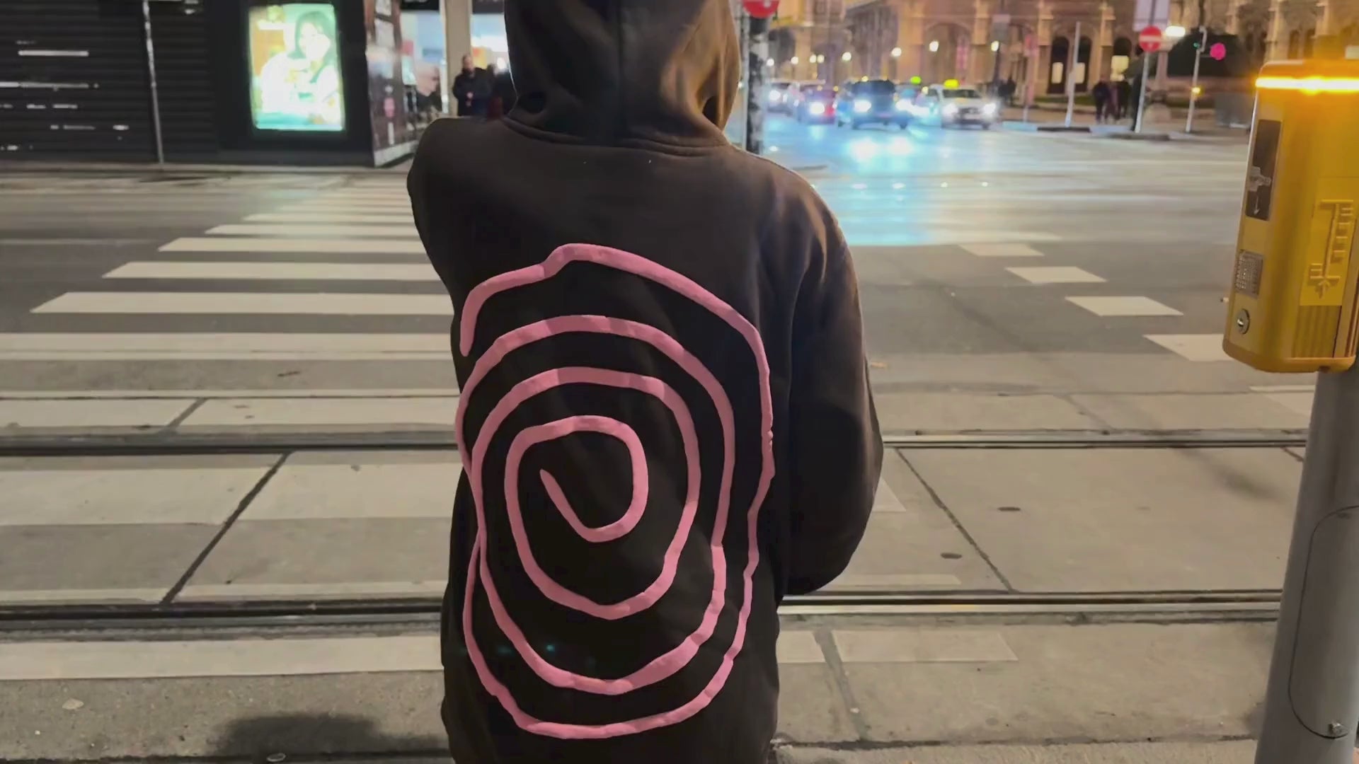 Video advertising bind hoodies in Vienna